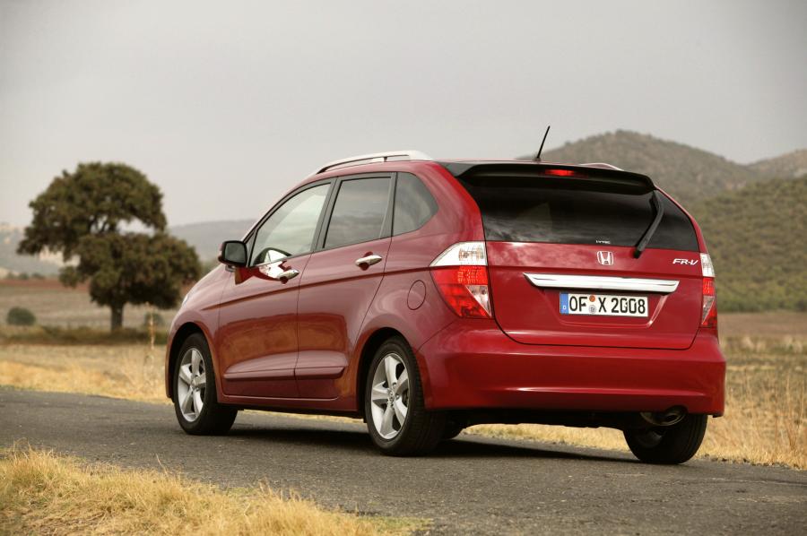 Honda FR-V 2004 года  (фото 9 из 30)